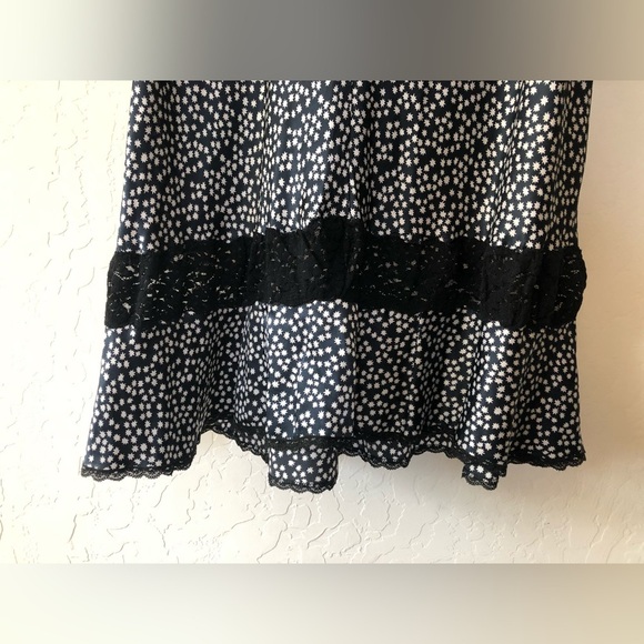 Valentino Intimo|Satin slip skirt in black & white ditsy print•••Lace & Ruffles - Picture 7 of 12